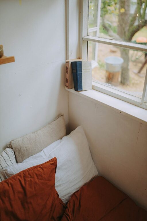 Tips for Creating a Cosy Reading Nook at Home